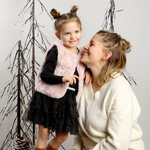 Meet your Posher, Leigh - Picture 2 of 2